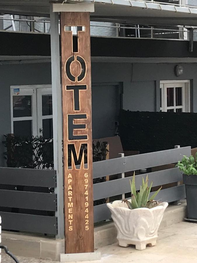 Totem Apartments Nea Plagia Exteriér fotografie